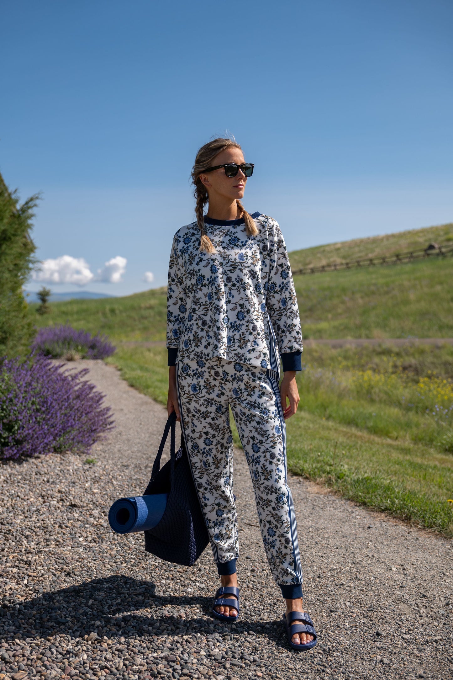 White Wildflower Maggie Pullover