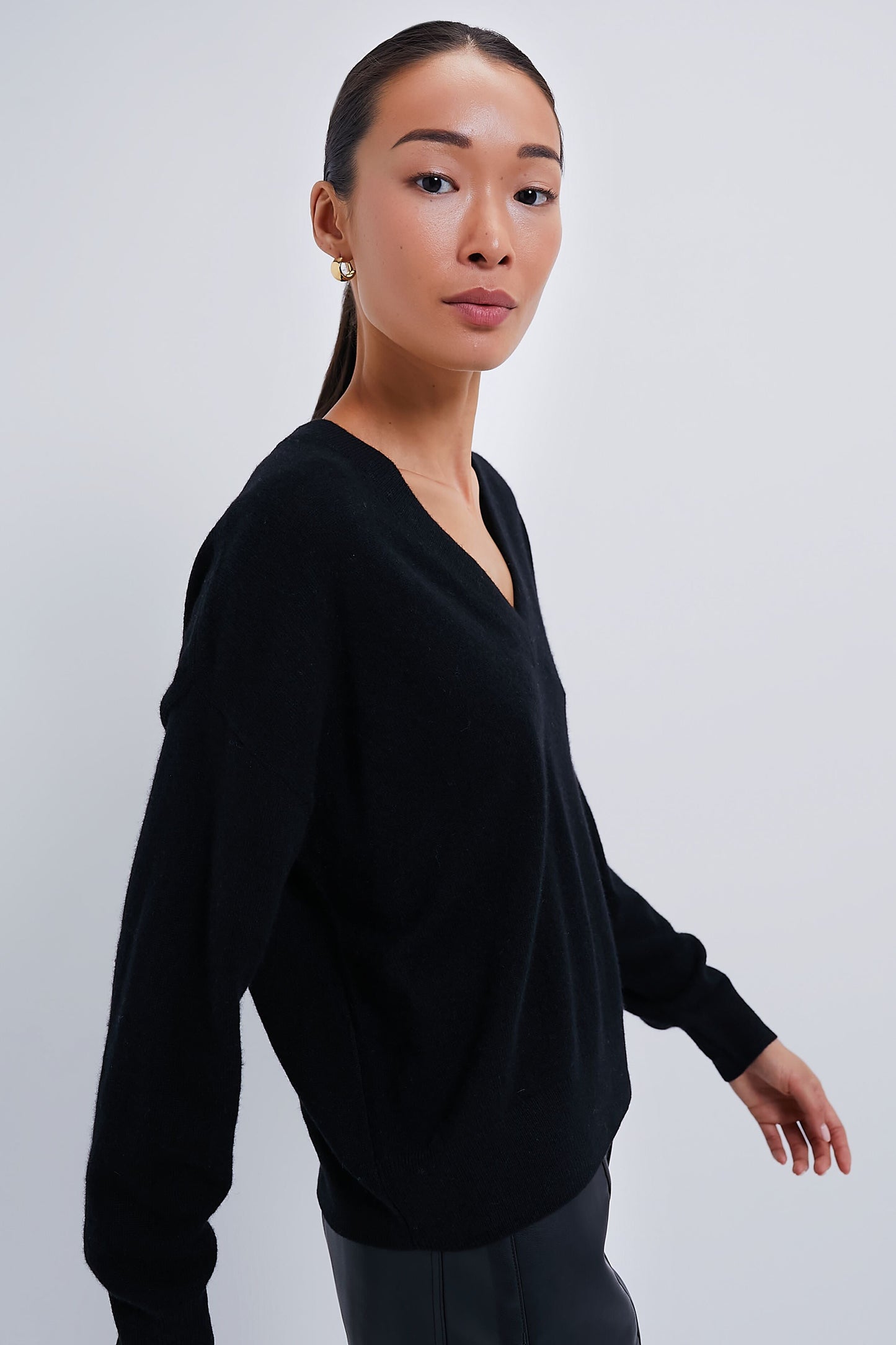 Black Emma Cashmere Boyfriend Crewneck