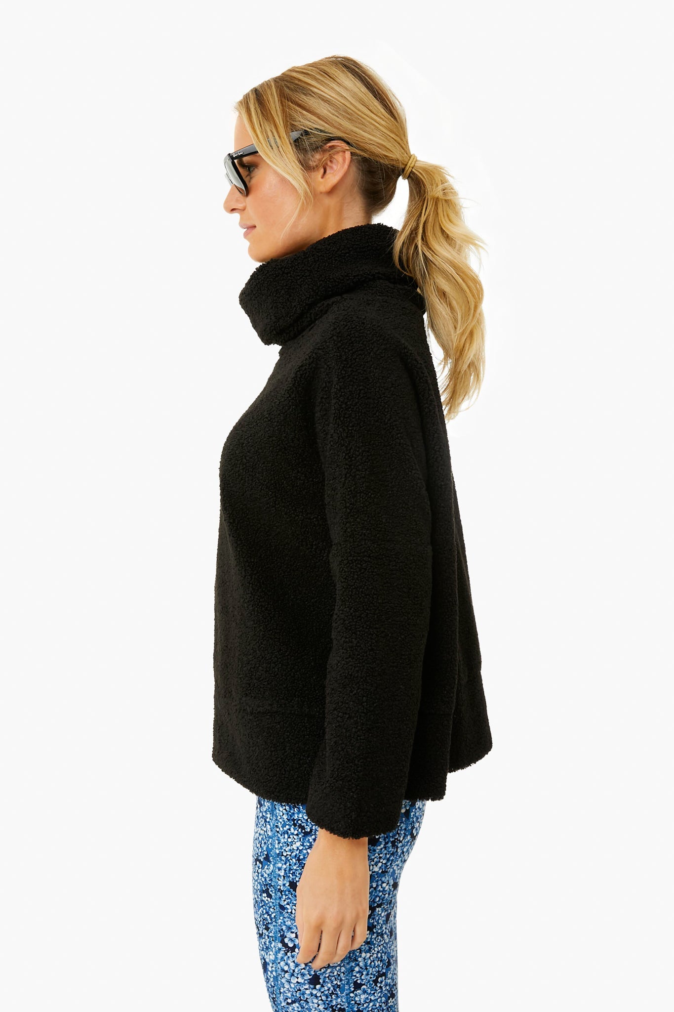 Black Teddy Fleece Rollins Pullover
