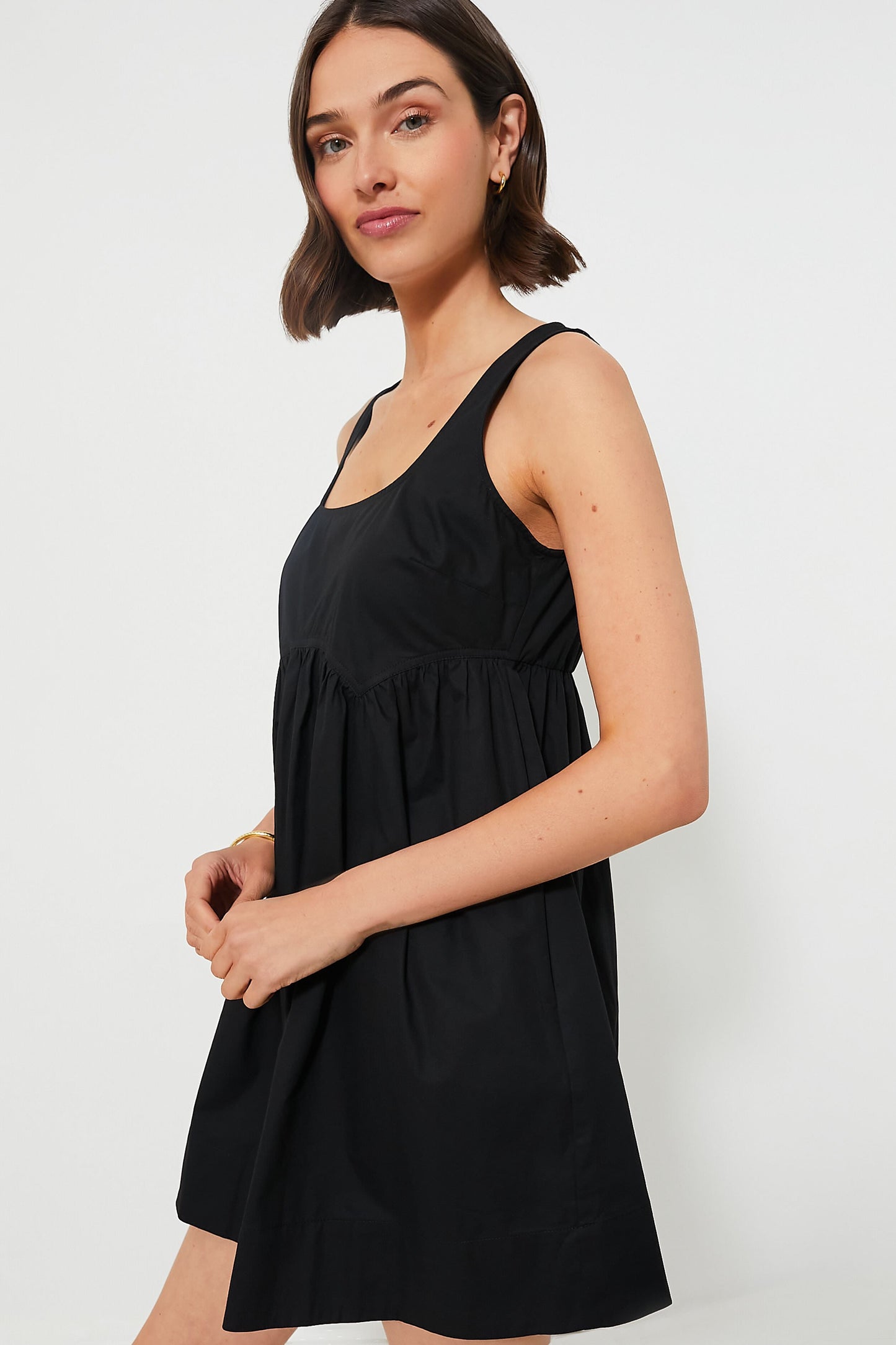 Black Sleeveless Porto Dress