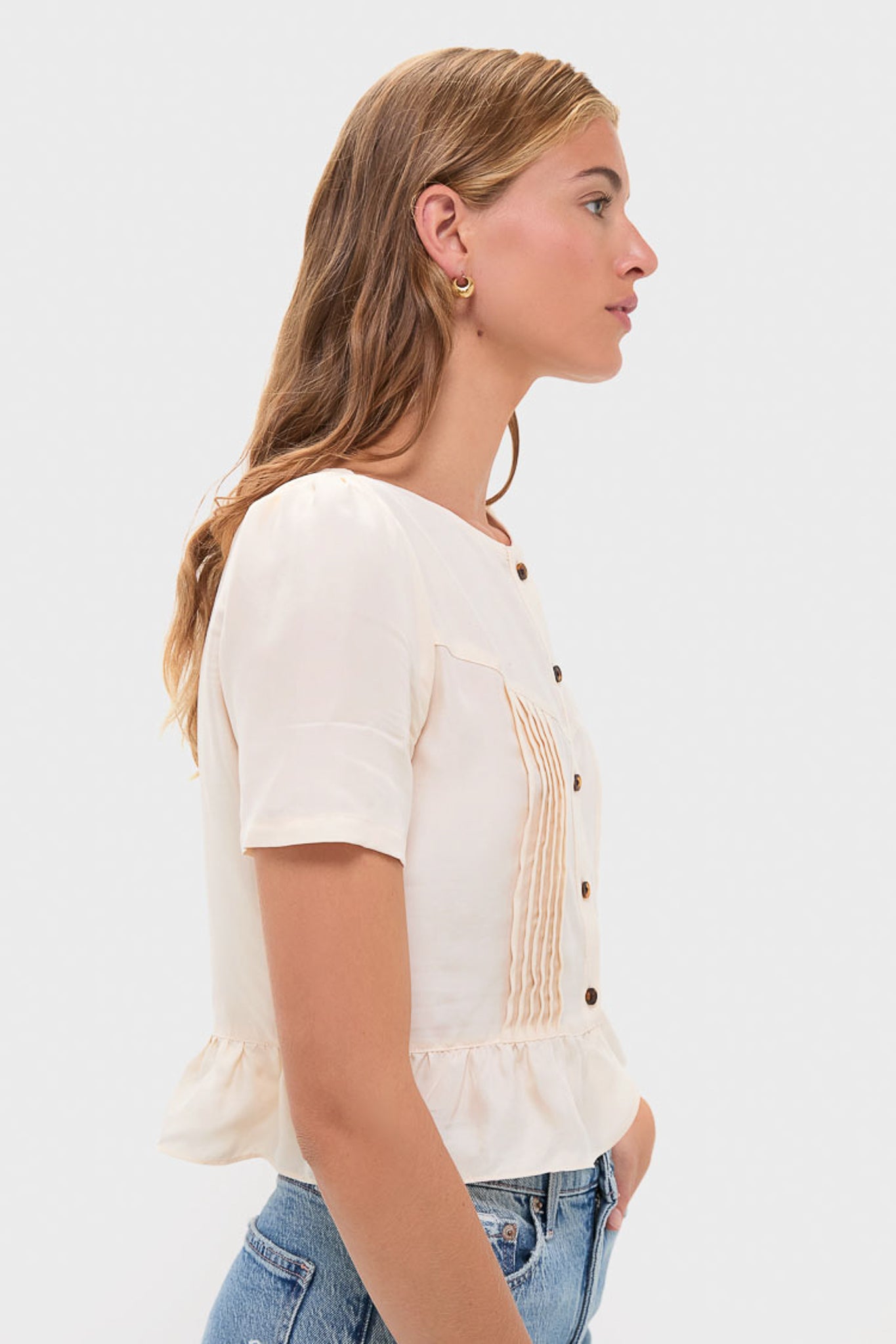 Arctic Wolf Short Sleeve Pintuck Top