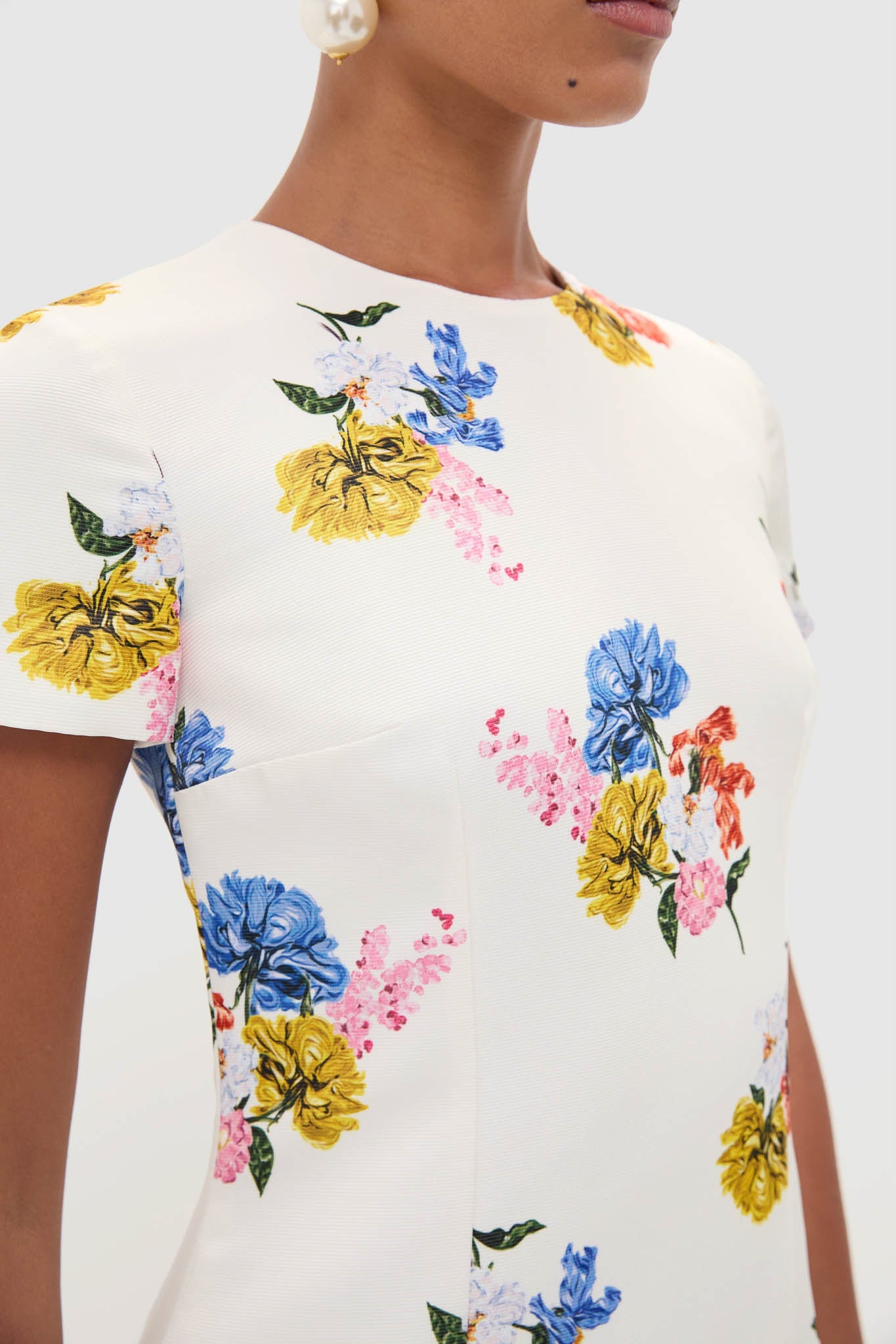 Retro Bouquet on White Fosette Gown